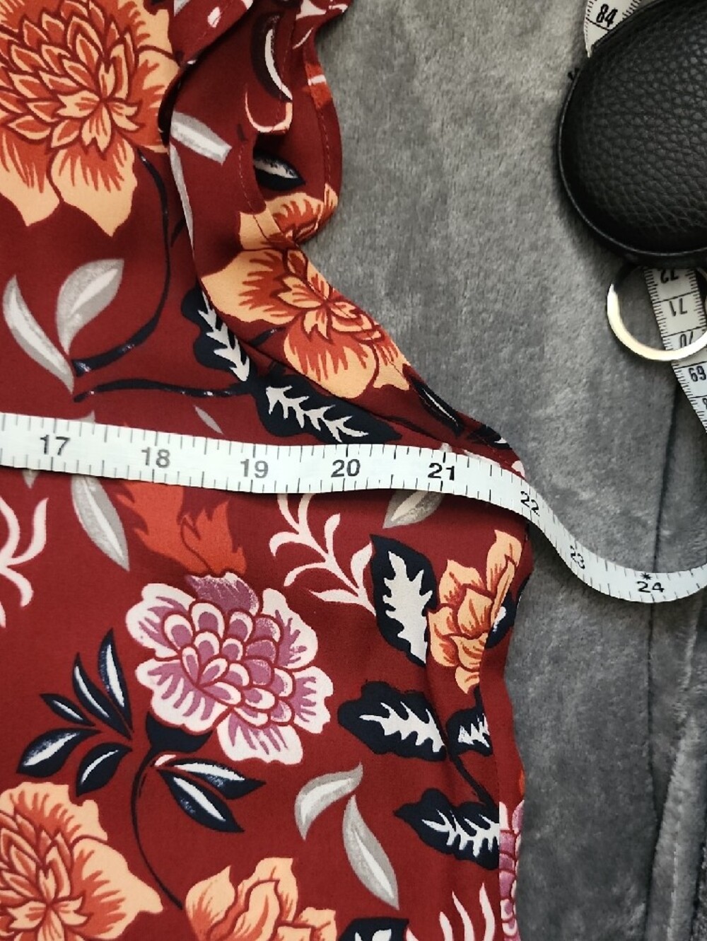 LOFT Outlet Red Floral Print Women’s Top - Picture 3 of 8